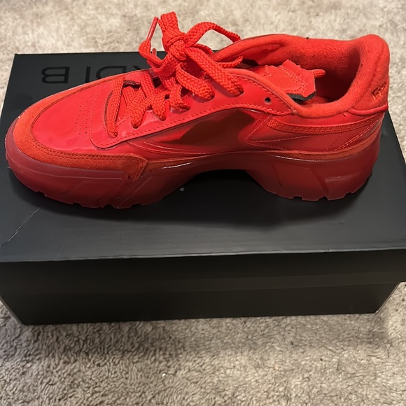 Cardi B collab Reebok - Picture 3 of 5